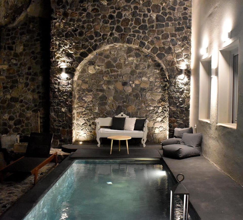 Patio, Balcony/Terrace, Swimming pool, sunbed