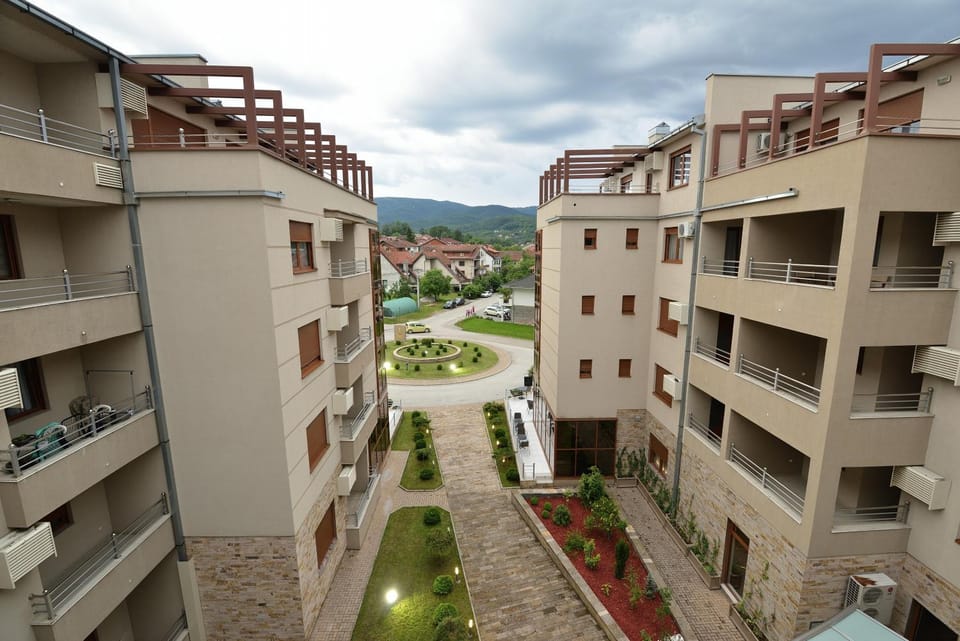 Property building, View (from property/room), Balcony/Terrace, Mountain view