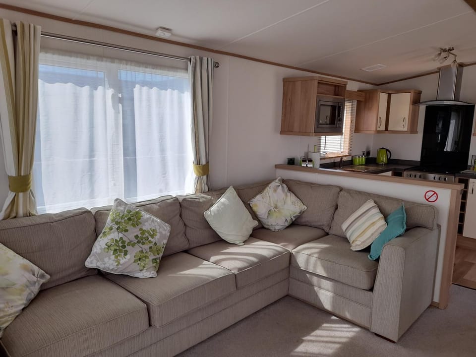 The Beaches - New Beach Campground/ 
RV Resort in Dymchurch