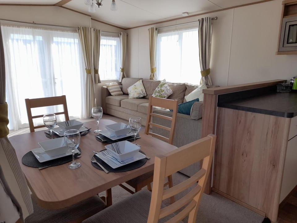 The Beaches - New Beach Campground/ 
RV Resort in Dymchurch