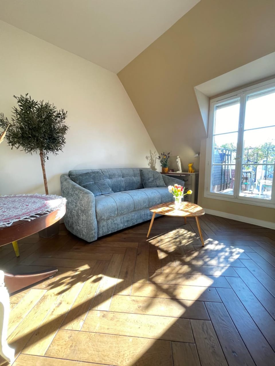 Living room, Seating area