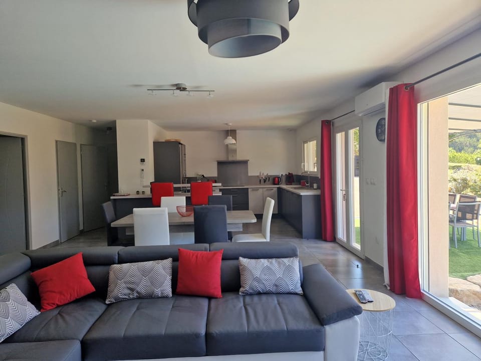 Les Villas Dorées - Villa Soleil face au Mont Ventoux House in Provence