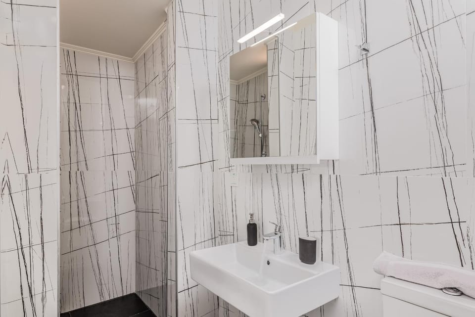 Shower, Bathroom