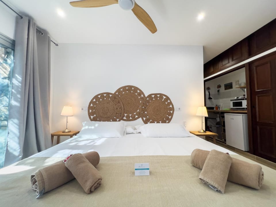 Bed, Photo of the whole room