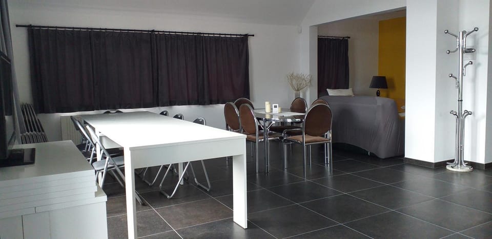 Business facilities, Dining area