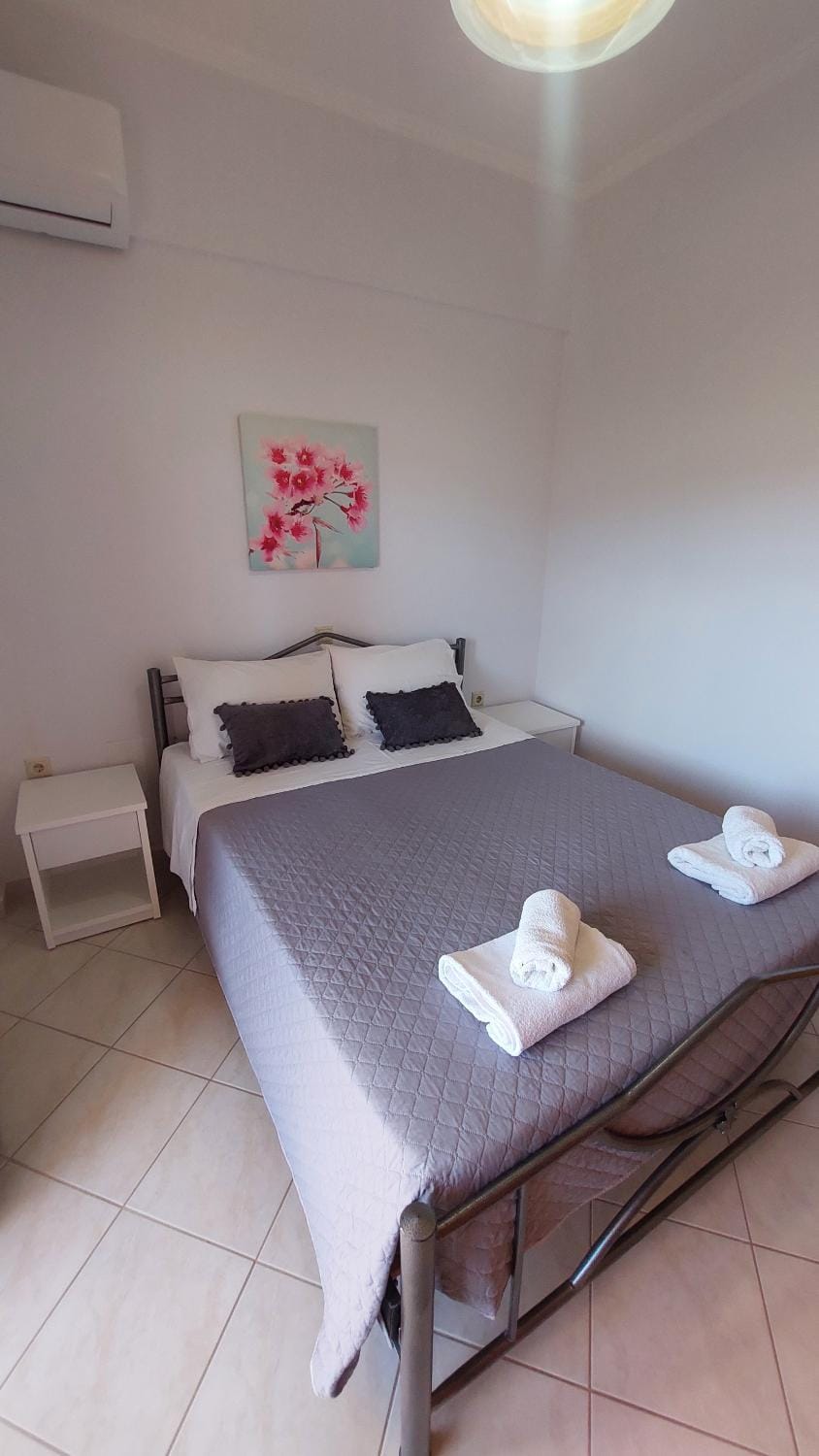Bedroom, air conditioner