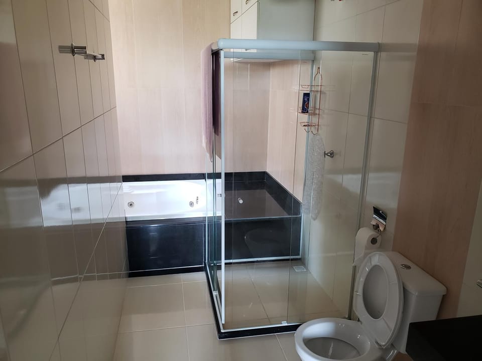 Hot Tub, Massage, Bathroom, Spa and wellness centre/facilities