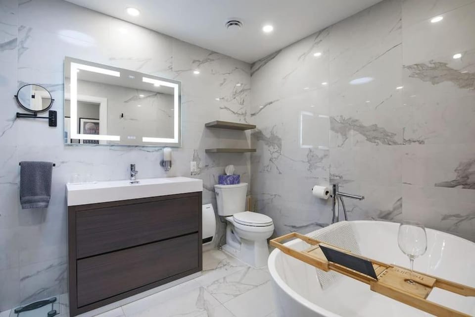 Toilet, Bathroom, Bath