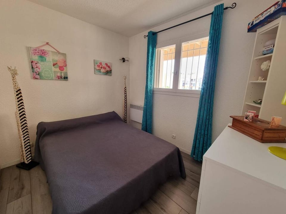 Charmant T2 à 300m de la Plage avec Parking, Loggia Vitrée et Animaux Acceptés - 4 Personnes - FR-1-388-69 Apartment in Argeles-sur-Mer