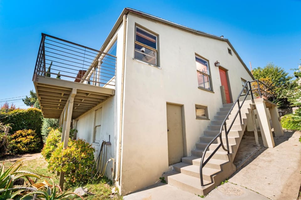 Property building, Facade/entrance