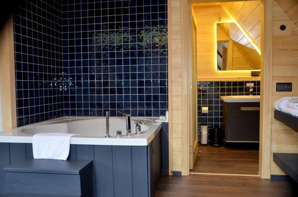 Bathroom, Bath