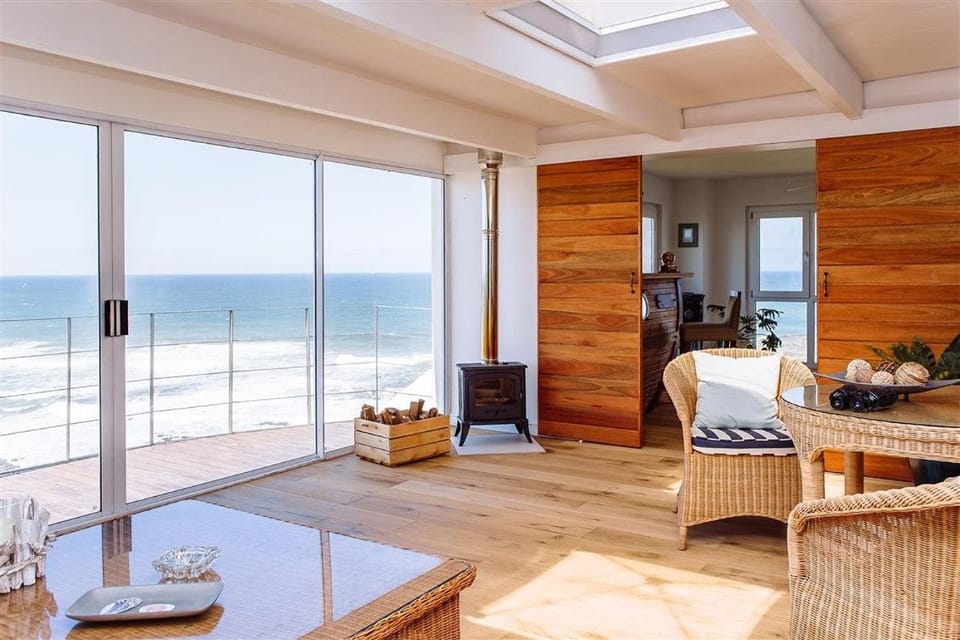 Communal lounge/ TV room, Lounge or bar, Sea view