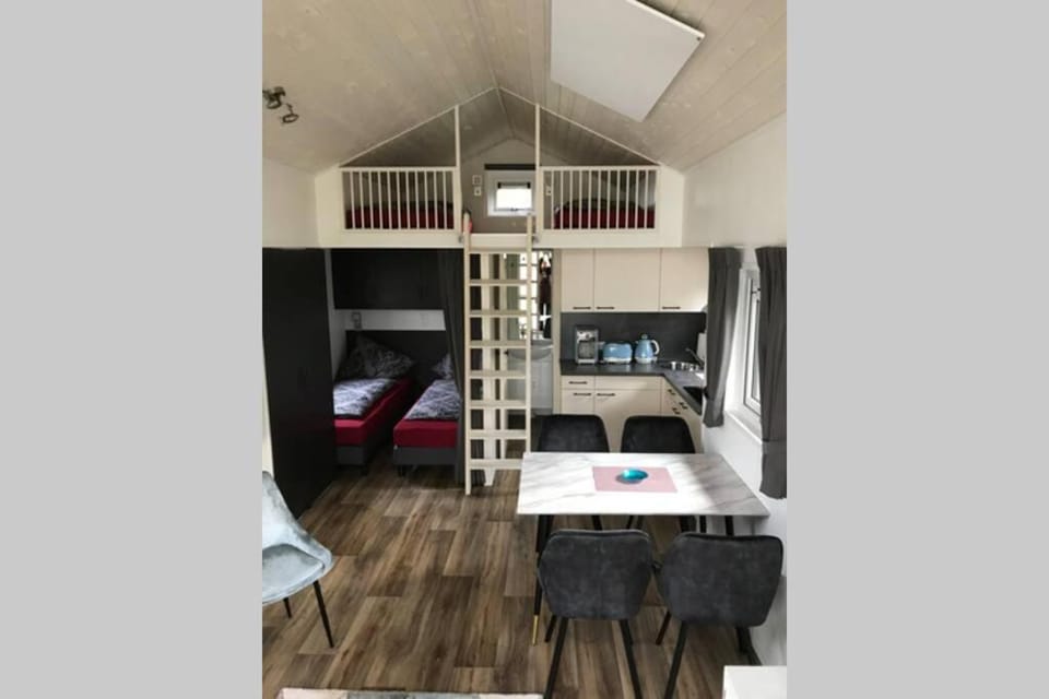 Bed, Kitchen or kitchenette, Photo of the whole room, Dining area, Bedroom