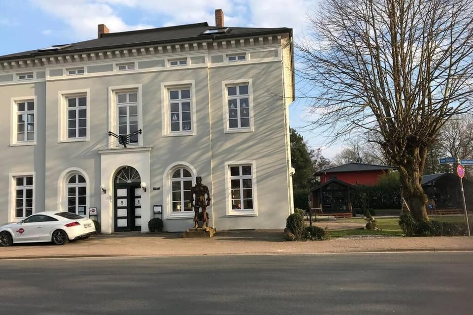 Property building, Location