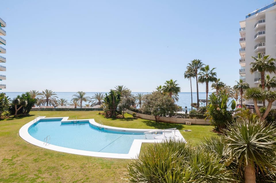 Property building, Day, Natural landscape, Garden, Garden view, Pool view, Sea view, Swimming pool, Swimming pool, Open Air Bath, sunbed