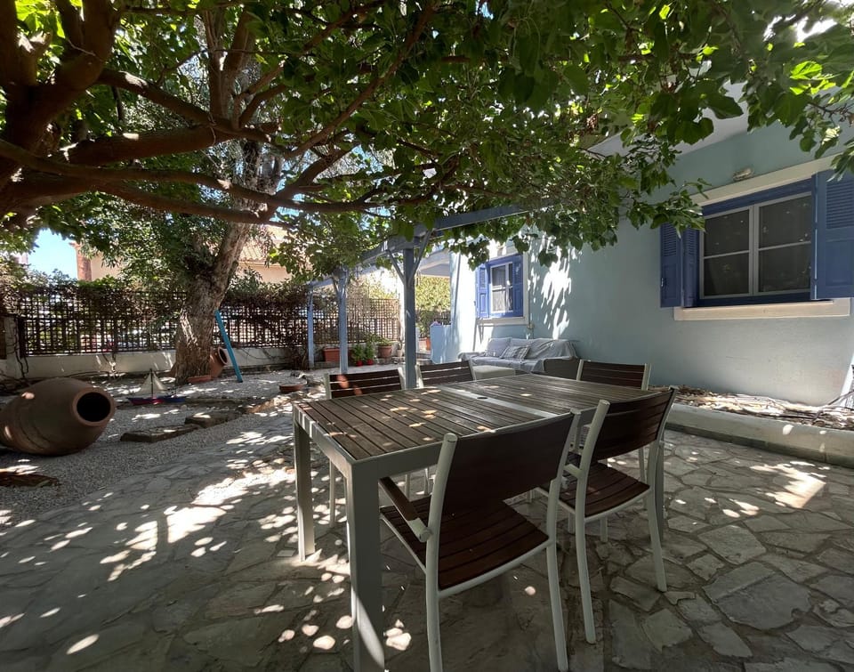 Patio, Day, Garden, Garden view