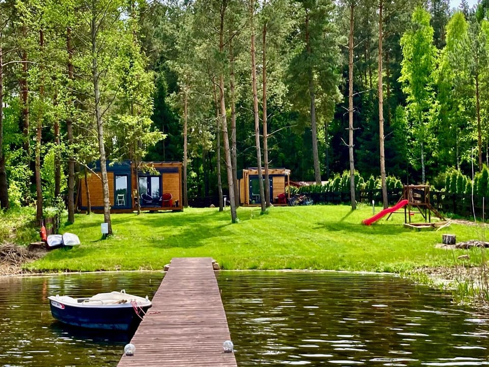 Makosieje Resort-20m od brzegu,prywatna plaża,wi-fi ,widok na jezioro Nature lodge in Poland