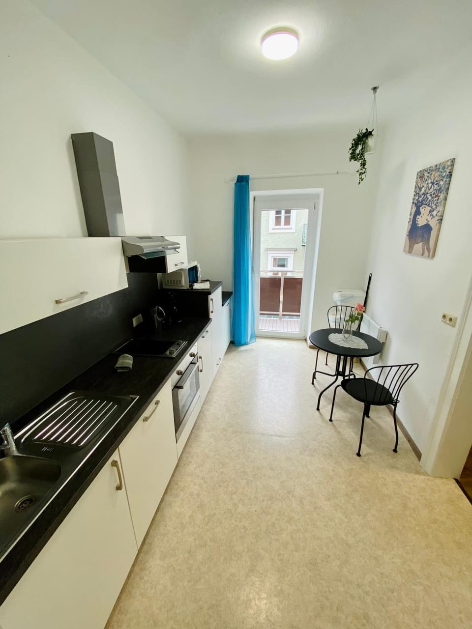 Seating area, kitchen