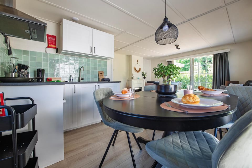 Coffee/tea facilities, Kitchen or kitchenette, kitchen