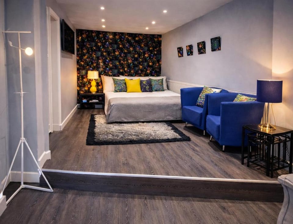 Bed, Living room