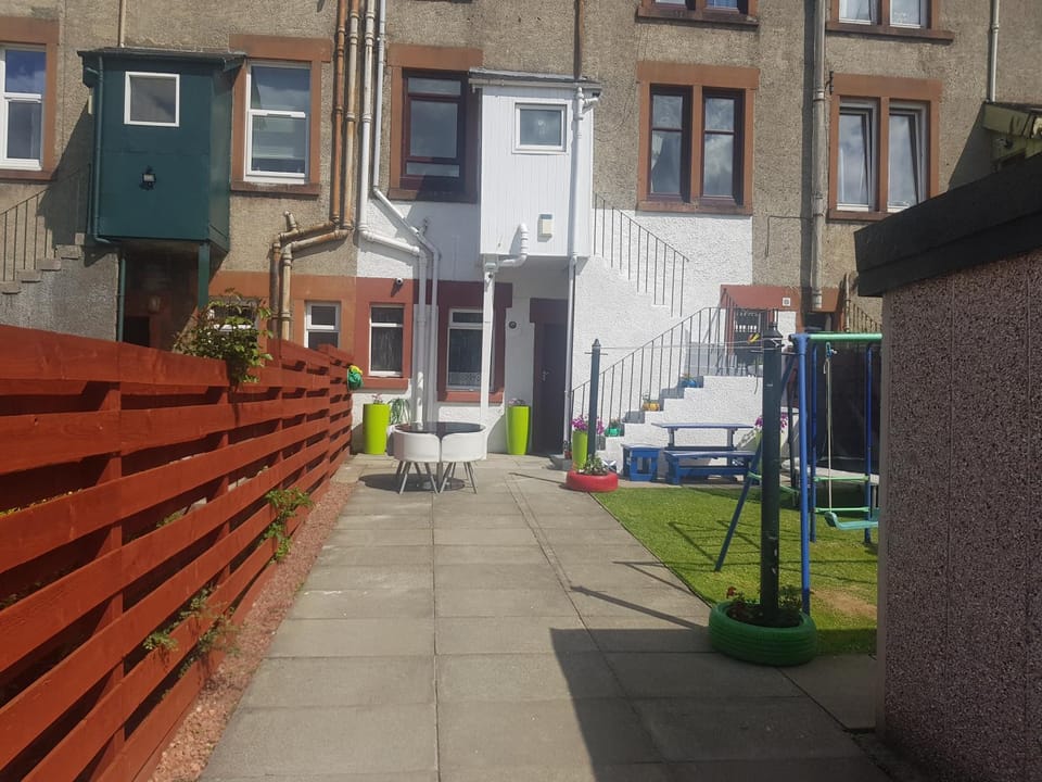 Garden, Parking
