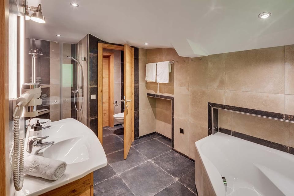 Shower, Bathroom, Bath, towels