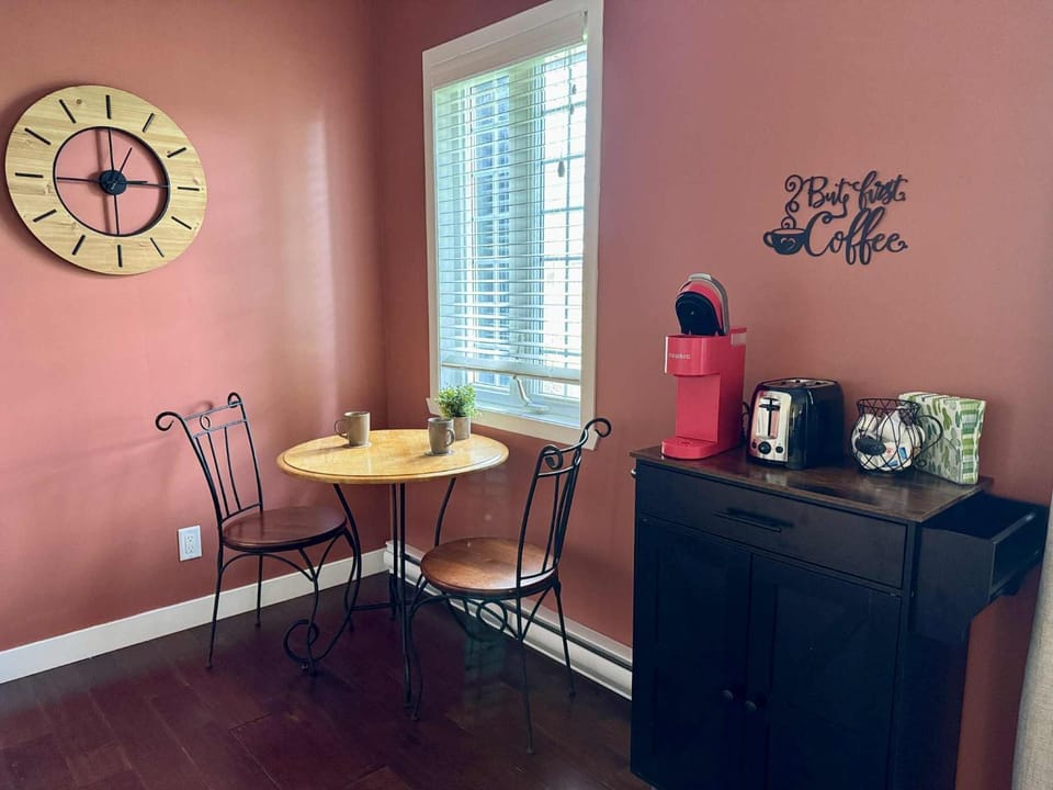 Coffee/tea facilities, Kitchen or kitchenette