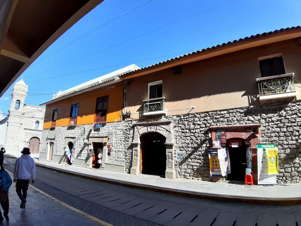 Facade/entrance