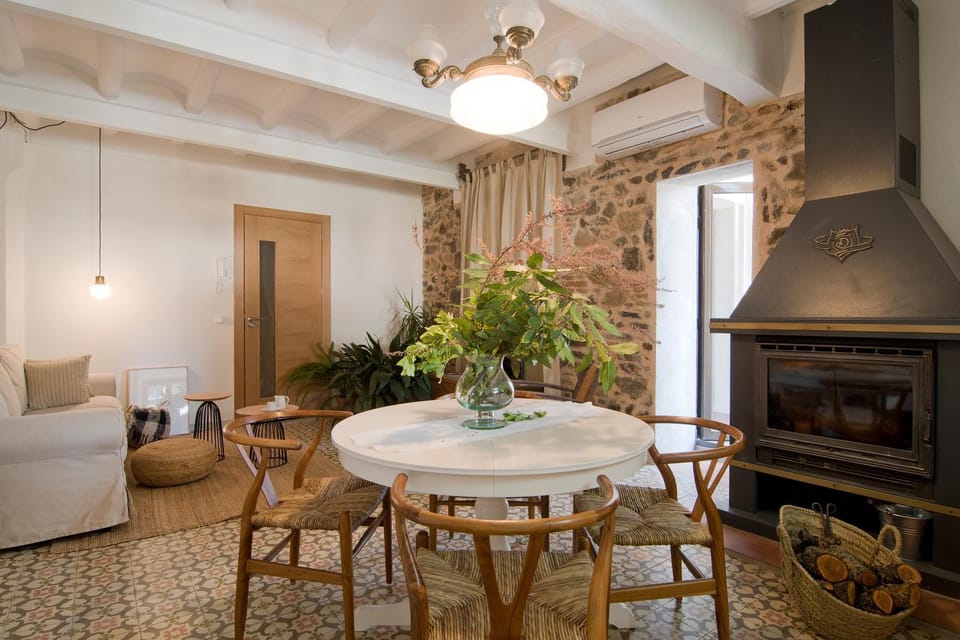 Dining area, Food