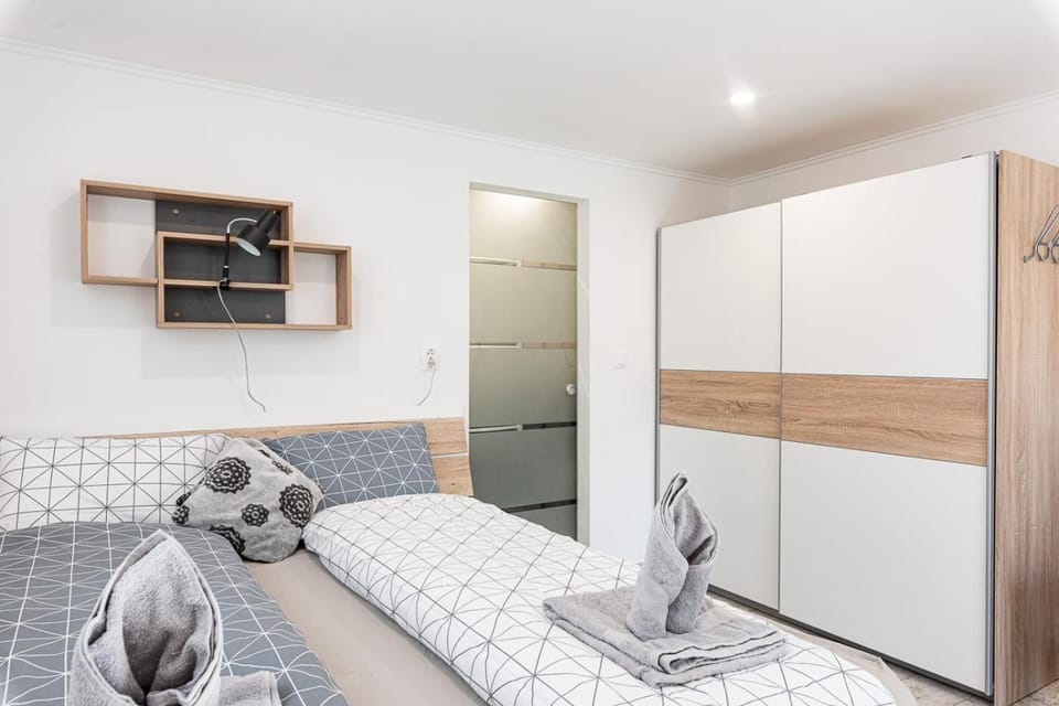 Bed, Bedroom, towels, wardrobe