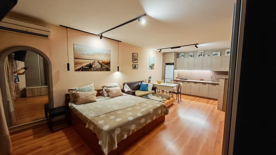 Самостоятелни стаи Виктория Vacation rental in Pomorie