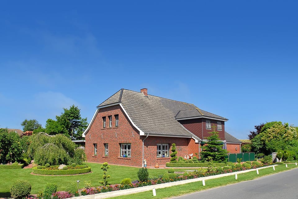 Property building, Garden