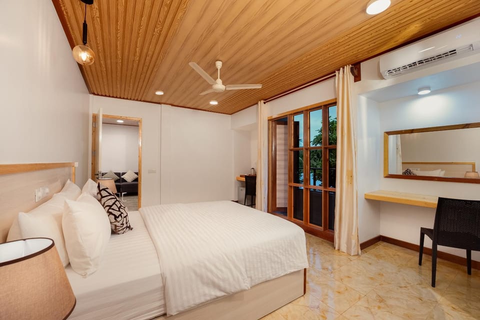 Bed, Photo of the whole room, Bedroom, fireplace, hair dresser, wardrobe, air conditioner