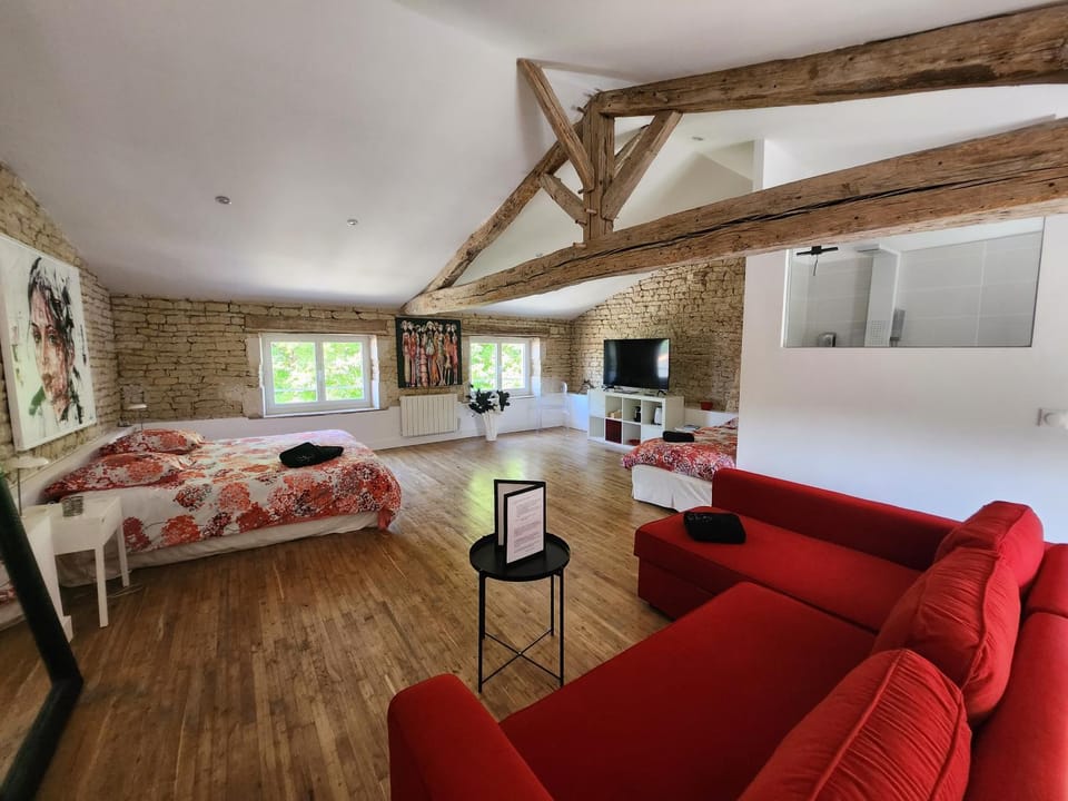 Maison Laurenza La grande suite 1760 Bed and Breakfast in Nouvelle-Aquitaine
