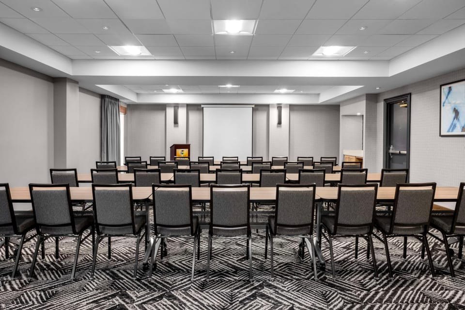 Meeting/conference room