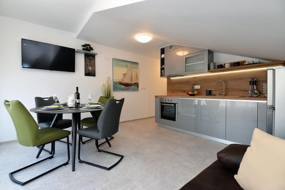 Living room, Dining area, Communal kitchen