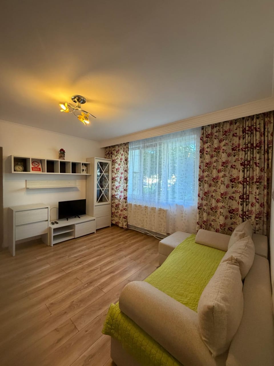 COLORFUL PARADISE Apartment in Romania