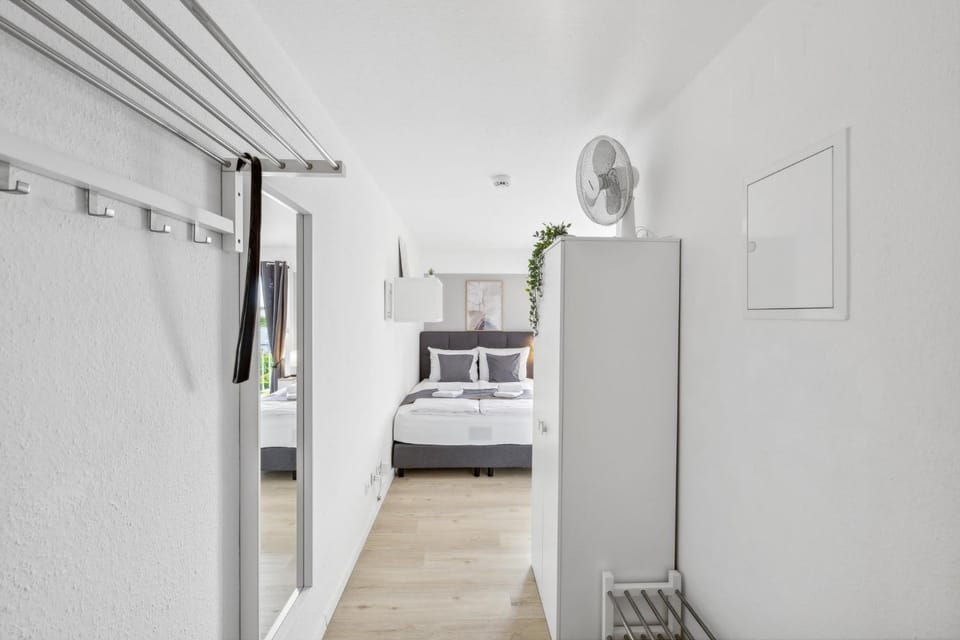 Bed, Photo of the whole room, wardrobe