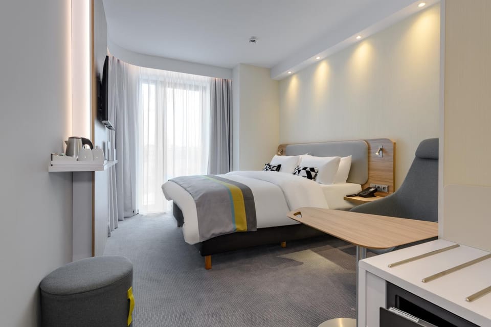 Staff, Photo of the whole room