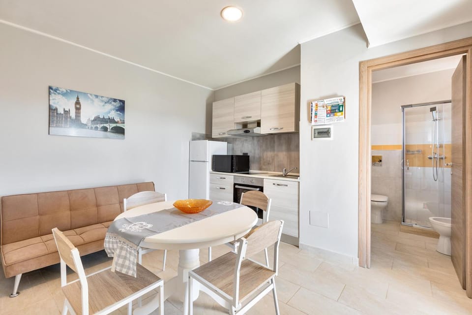 Kitchen or kitchenette, Living room, Dining area