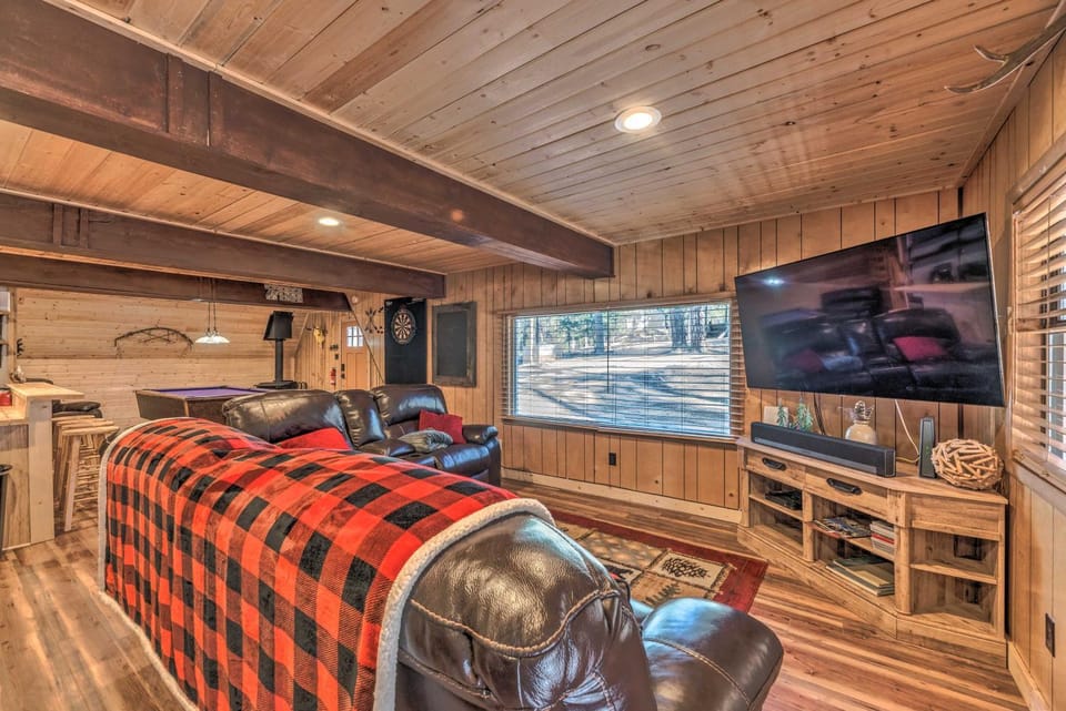 Ruidoso A-Frame Cabin ~ 1 Mi to Grindstone Lake! Cabin in Ruidoso