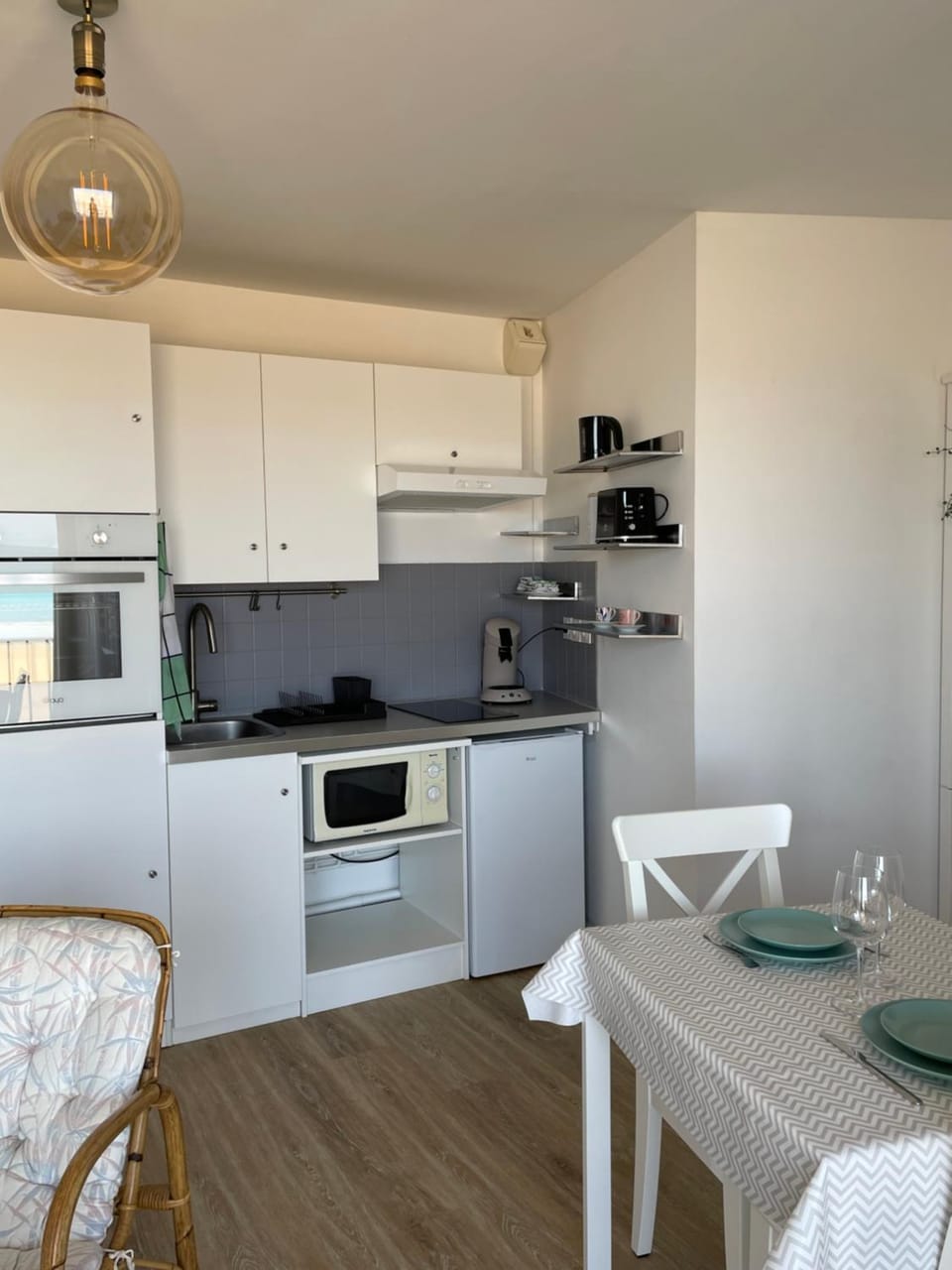 Kitchen or kitchenette