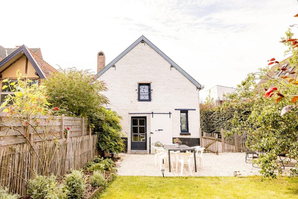Property building, Garden, Garden view