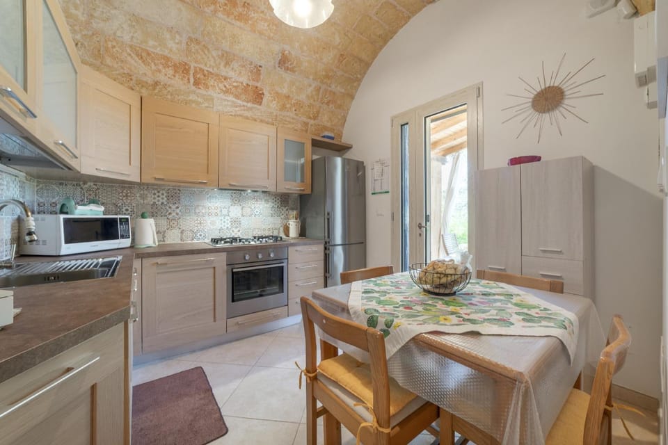 Kitchen or kitchenette, Dining area, dishwasher, oven, stove, kitchen