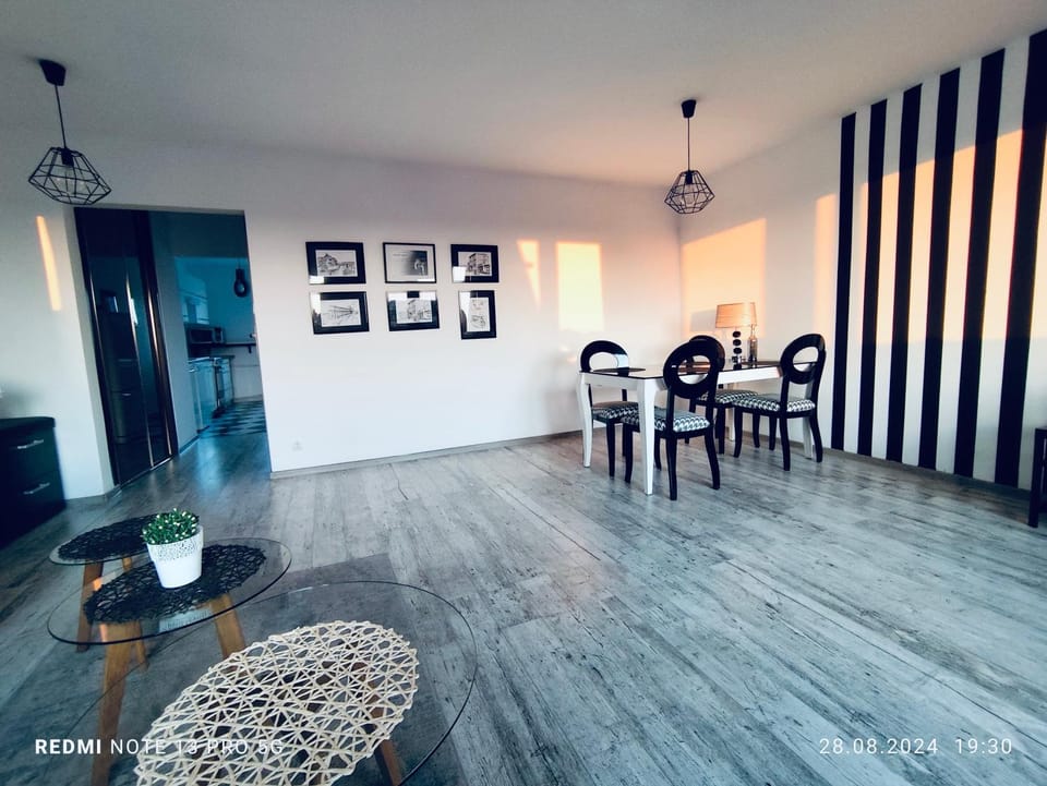 Living room, storage