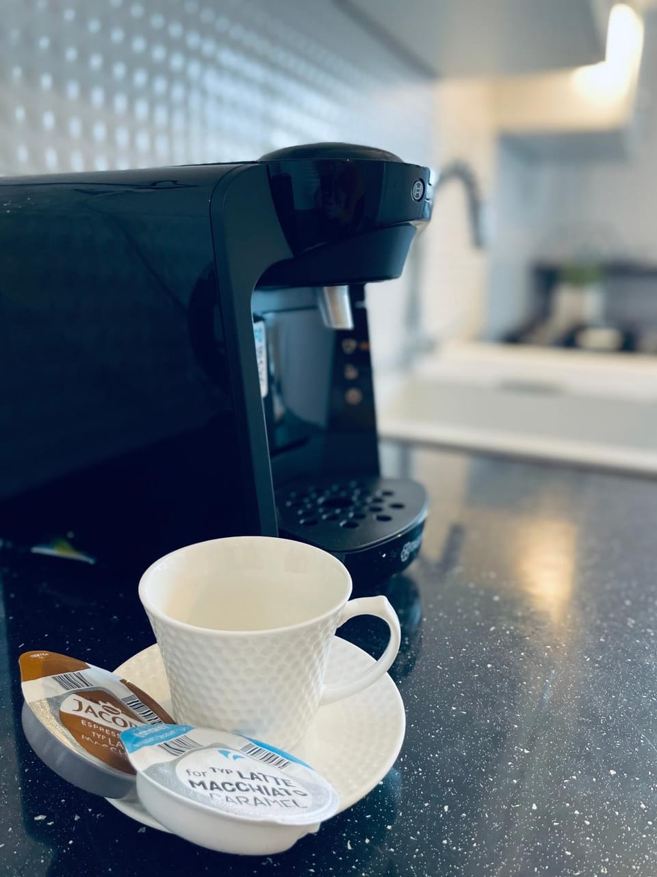 Coffee/tea facilities, Kitchen or kitchenette
