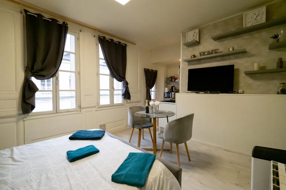 Bed, Living room, Seating area
