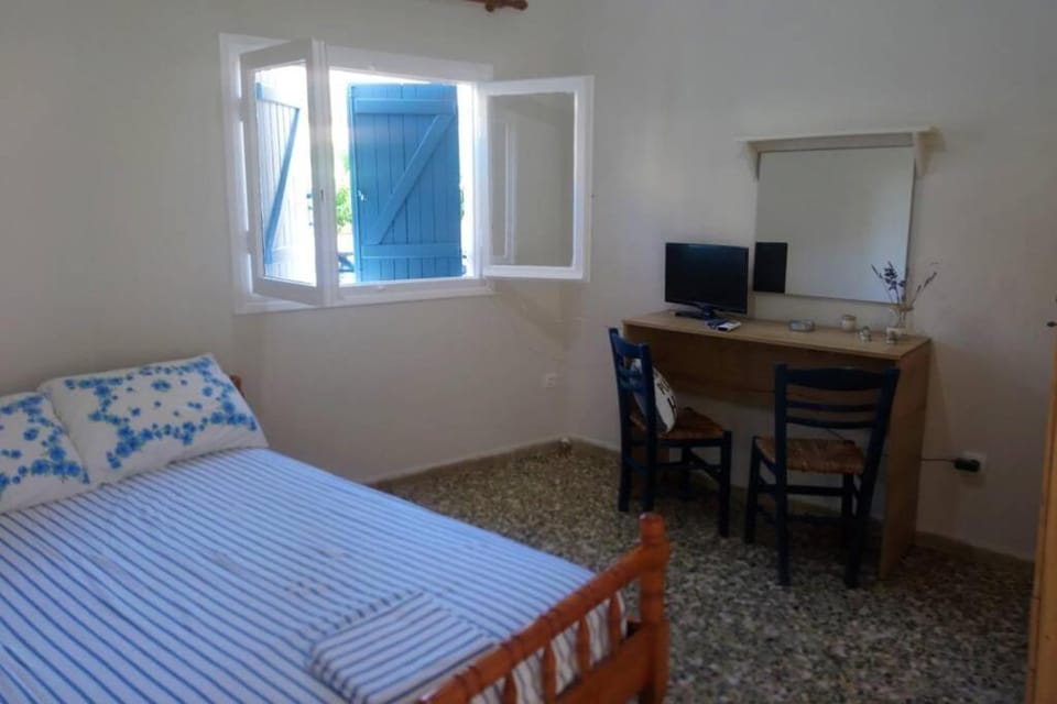 Παράθυρο με Θέα Θάλασσα House in Peloponnese, Western Greece and the Ionian