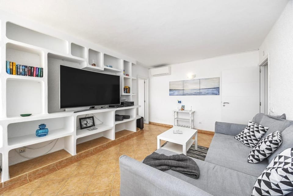 Communal lounge/ TV room, TV and multimedia, Living room, Seating area