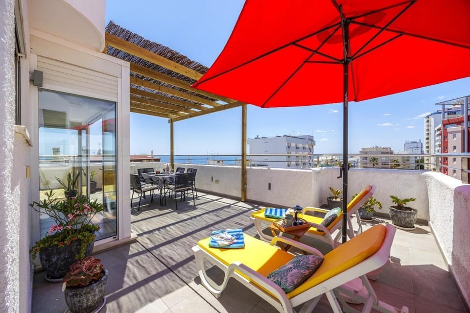 Property building, Patio, Natural landscape, View (from property/room), Balcony/Terrace, Balcony/Terrace, Seating area, Dining area, Sea view, sunbed